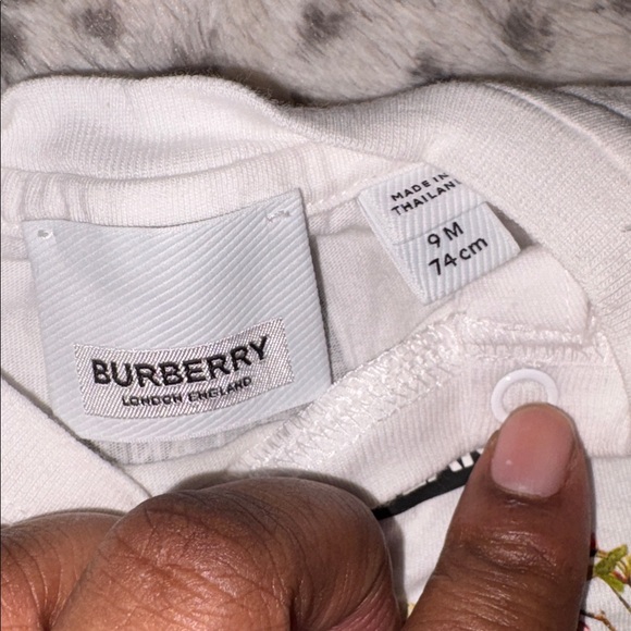 BURBERRY I am THOMAS BEAR Floral Teddy Baby Romper - White with Pink/Green - Picture 2 of 4